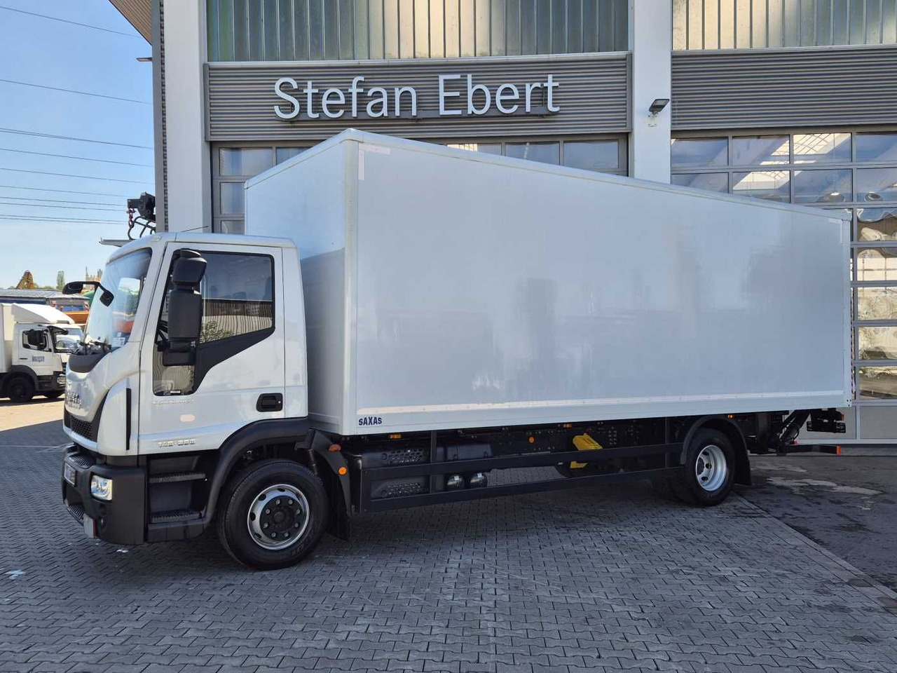 Iveco Eurocargo ML140E28/P 4x2 *LBW*AHK*Klima / 3x - Truk box: gambar 3 Iveco Eurocargo ML140E28/P 4x2 *LBW*AHK*Klima / 3x - Truk box: gambar 3