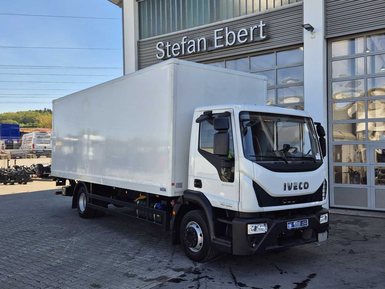 Iveco Eurocargo ML140E28/P 4x2 *LBW*AHK*Klima / 3x - Truk box: gambar 2 Iveco Eurocargo ML140E28/P 4x2 *LBW*AHK*Klima / 3x - Truk box: gambar 2