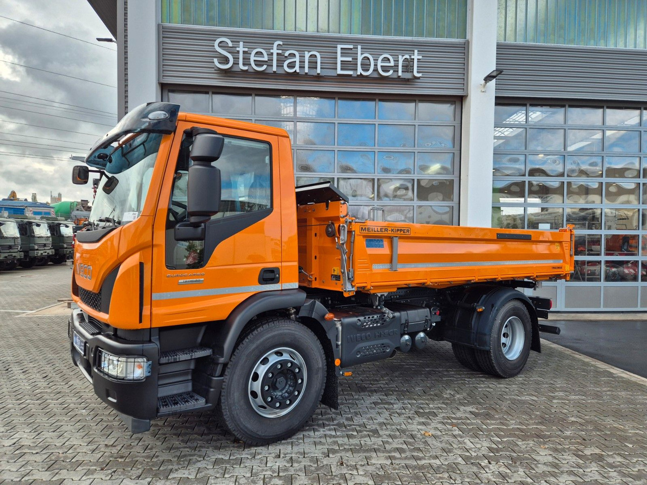 Iveco Eurocargo ML180E32K 4x2 Meiller AHK - Truk jungkit: gambar 4 Iveco Eurocargo ML180E32K 4x2 Meiller AHK - Truk jungkit: gambar 4