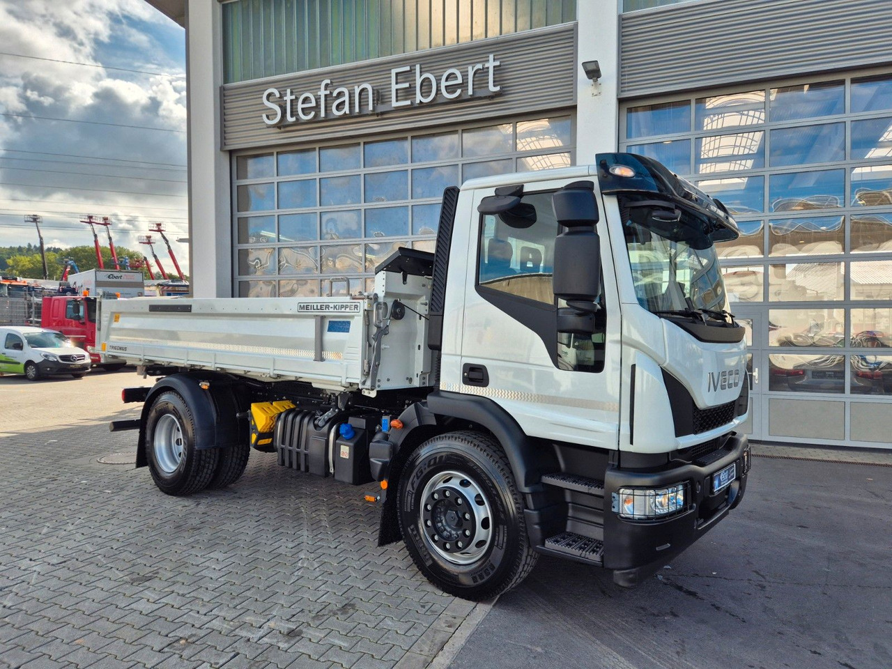 Iveco Eurocargo ML180E32K 4x2 Meiller AHK - Truk jungkit: gambar 5 Iveco Eurocargo ML180E32K 4x2 Meiller AHK - Truk jungkit: gambar 5