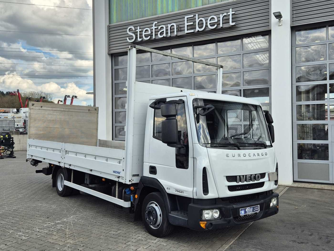 Iveco Eurocargo ML75E21/P Klima Ladebordwand 1.000kg - Van flatbed: gambar 3 Iveco Eurocargo ML75E21/P Klima Ladebordwand 1.000kg - Van flatbed: gambar 3