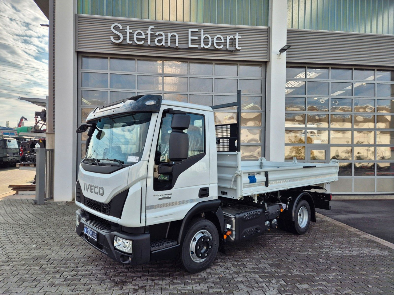 Iveco Eurocargo ML80E21 Meiller 2x AHK 3 Sitze Klima - Truk jungkit: gambar 4 Iveco Eurocargo ML80E21 Meiller 2x AHK 3 Sitze Klima - Truk jungkit: gambar 4