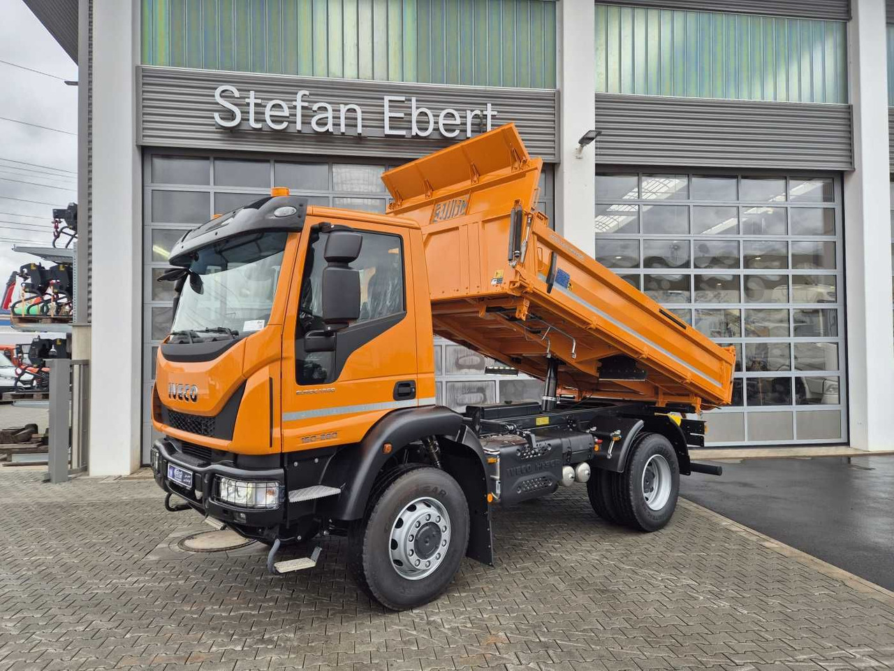 Iveco ML150E28W 4x4 Meiller Dreiseitenkipper 2xAHK - Truk jungkit: gambar 1 Iveco ML150E28W 4x4 Meiller Dreiseitenkipper 2xAHK - Truk jungkit: gambar 1