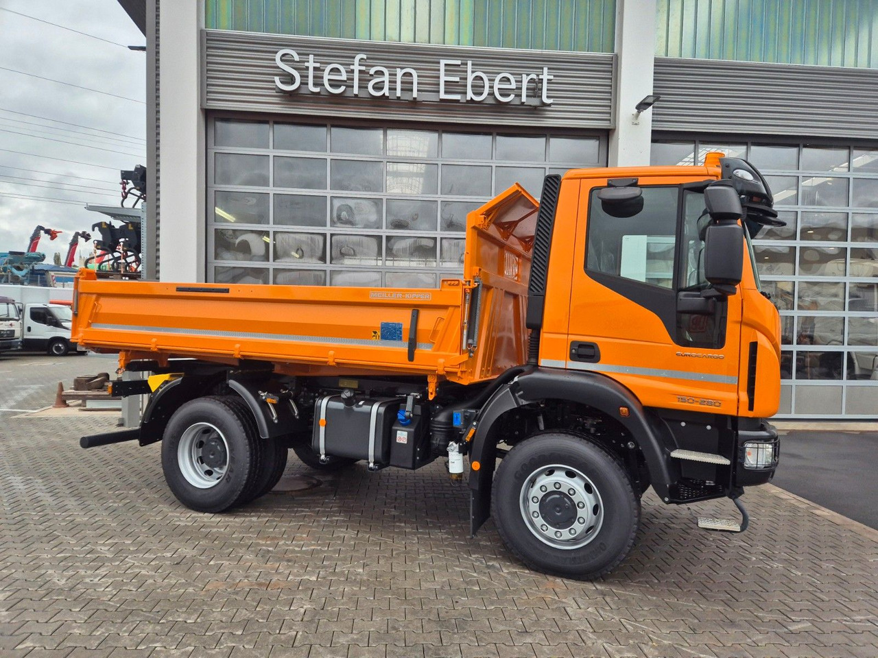 Iveco ML150E28W 4x4 Meiller Dreiseitenkipper 2xAHK - Truk jungkit: gambar 5 Iveco ML150E28W 4x4 Meiller Dreiseitenkipper 2xAHK - Truk jungkit: gambar 5