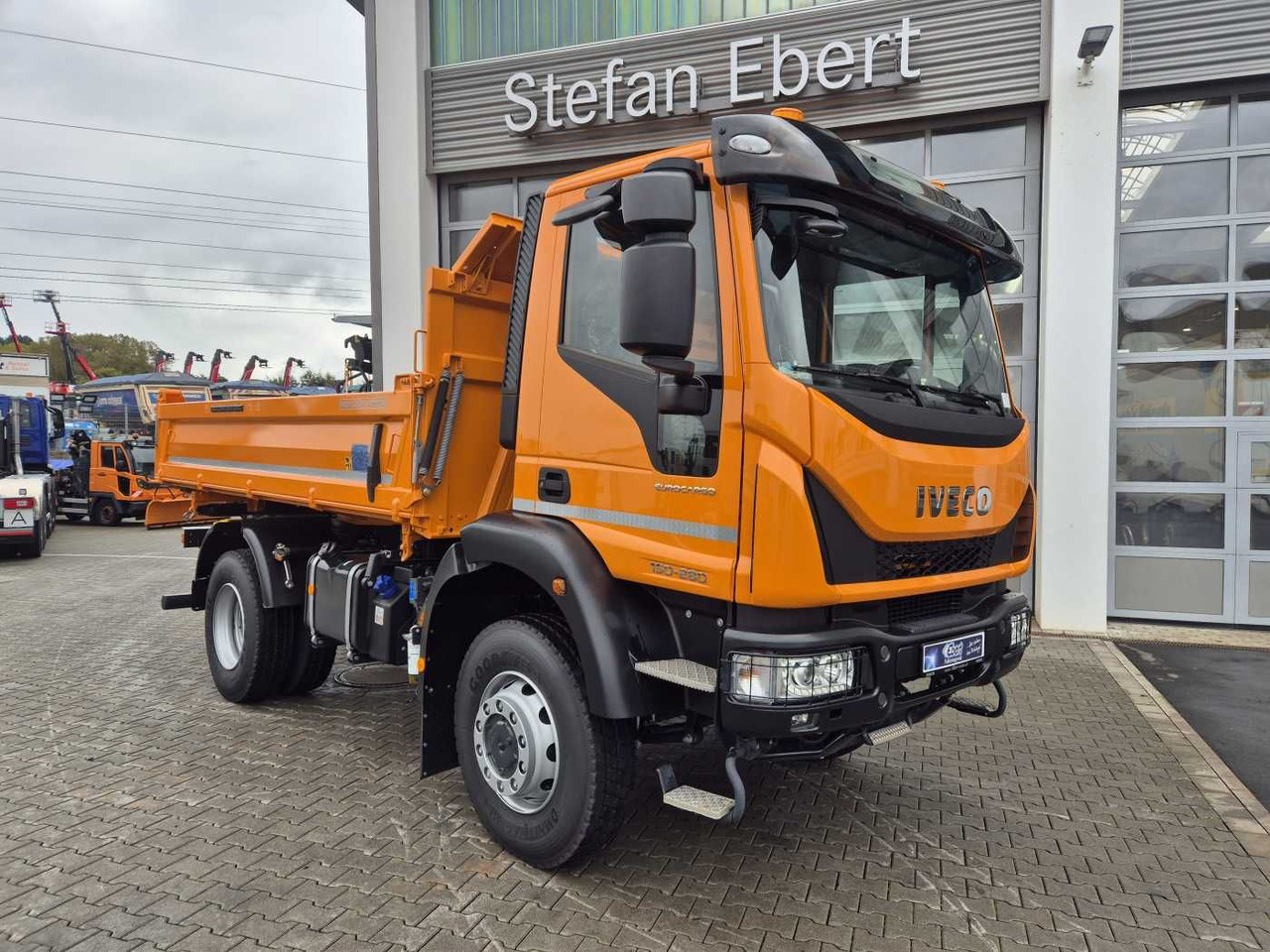 Iveco ML150E28W 4x4 Meiller Dreiseitenkipper 2xAHK - Truk jungkit: gambar 3 Iveco ML150E28W 4x4 Meiller Dreiseitenkipper 2xAHK - Truk jungkit: gambar 3
