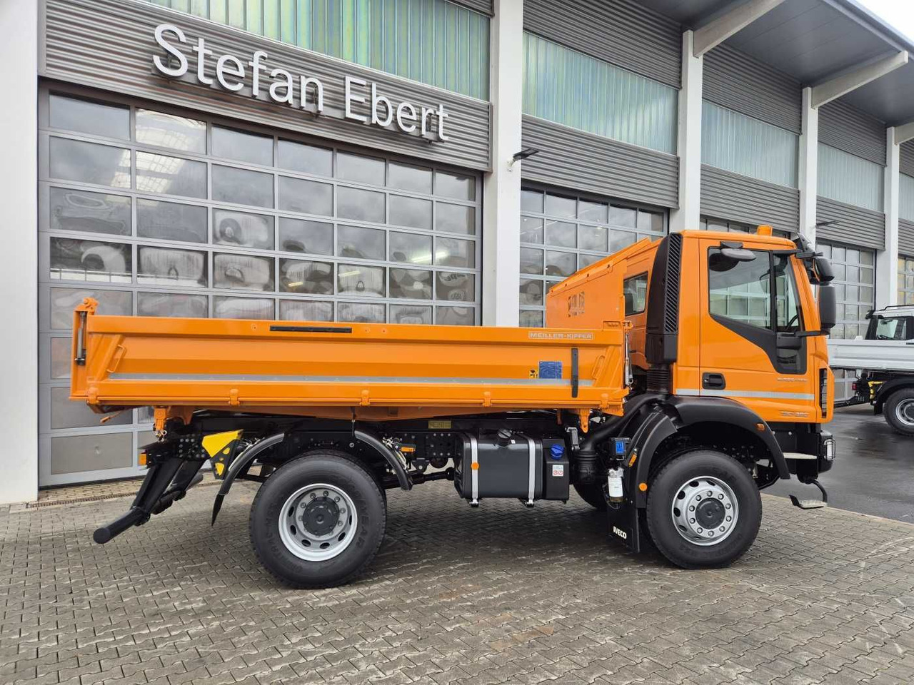 Iveco ML150E28W 4x4 Meiller Dreiseitenkipper 2xAHK - Truk jungkit: gambar 5 Iveco ML150E28W 4x4 Meiller Dreiseitenkipper 2xAHK - Truk jungkit: gambar 5