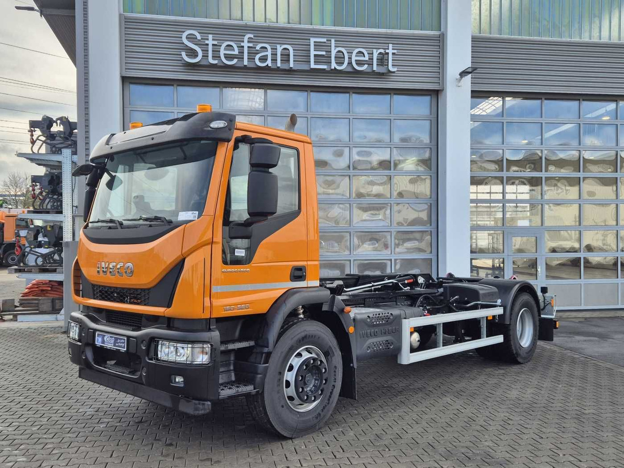 Iveco ML180E32/P HIAB ULT14S51 AHK Standheizung - Hook lift: gambar 4 Iveco ML180E32/P HIAB ULT14S51 AHK Standheizung - Hook lift: gambar 4