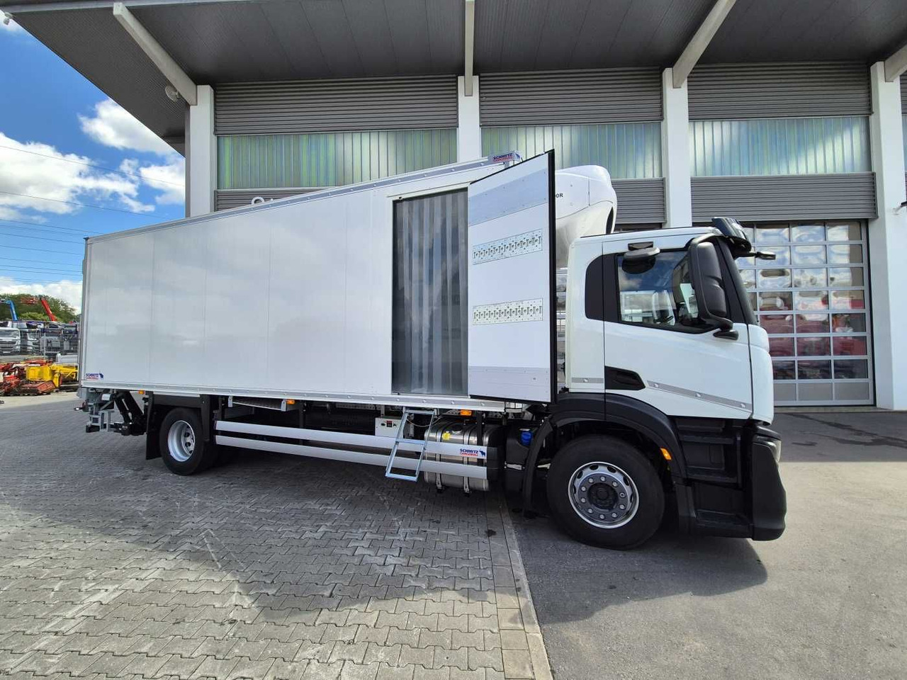Iveco S-Way AD190S40/FP ThermoKing T-1000R LBW Tür AHK - Truk berpendingin: gambar 4 Iveco S-Way AD190S40/FP ThermoKing T-1000R LBW Tür AHK - Truk berpendingin: gambar 4