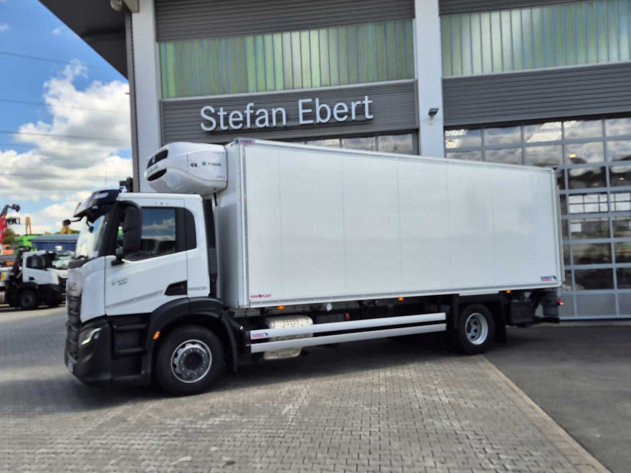 Iveco S-Way AD190S40/FP ThermoKing T-1000R LBW Tür AHK - Truk berpendingin: gambar 3 Iveco S-Way AD190S40/FP ThermoKing T-1000R LBW Tür AHK - Truk berpendingin: gambar 3