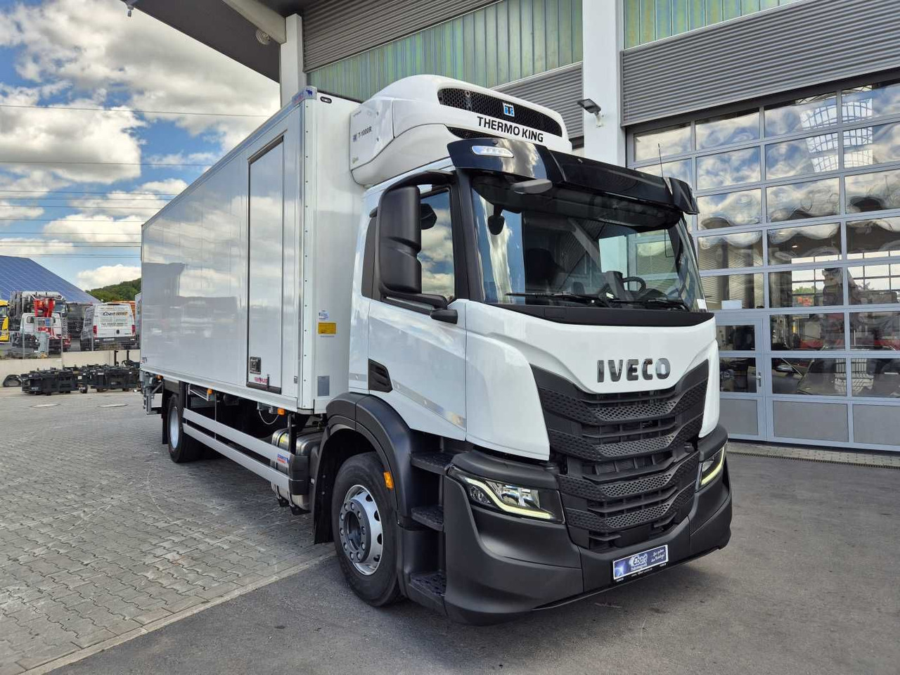 Iveco S-Way AD190S40/FP ThermoKing T-1000R LBW Tür AHK - Truk berpendingin: gambar 2 Iveco S-Way AD190S40/FP ThermoKing T-1000R LBW Tür AHK - Truk berpendingin: gambar 2