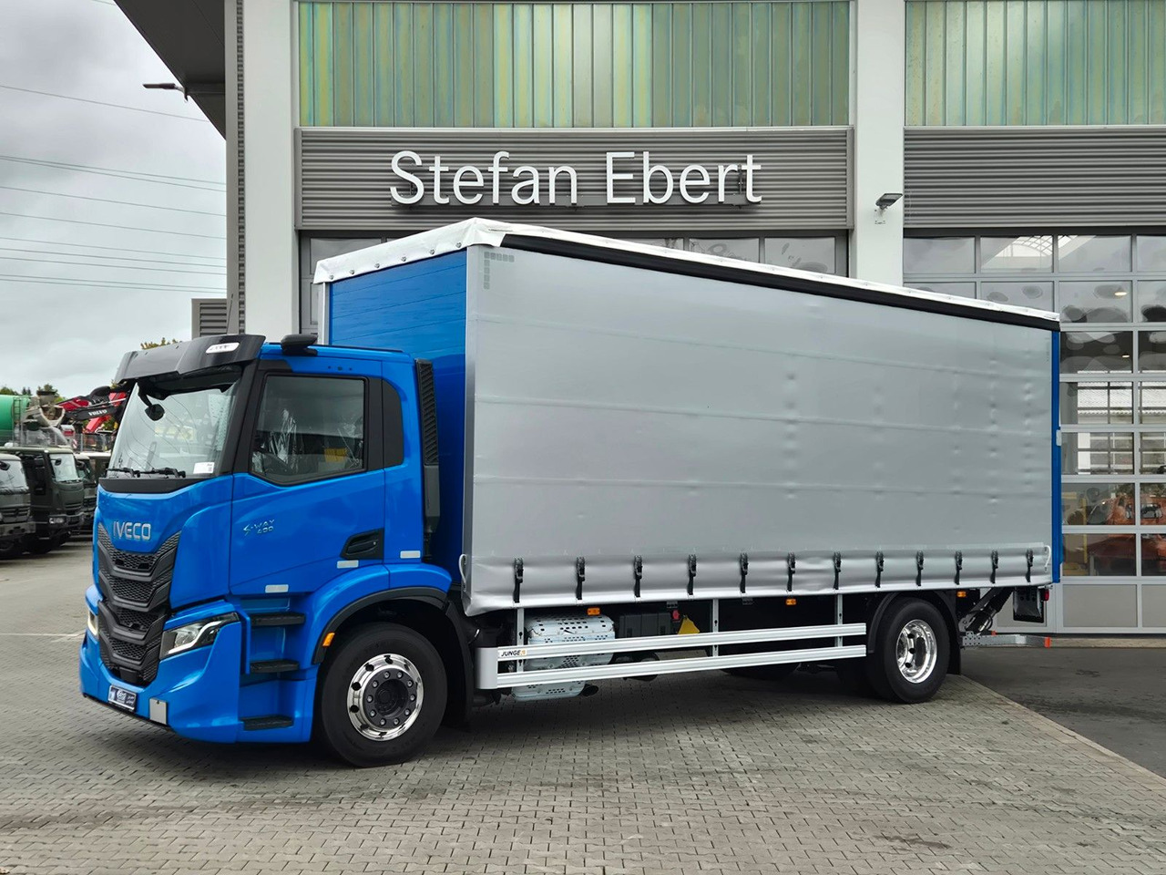 Iveco S-Way AD190S40/P Curtainsider *MirrorCam*LBW* - Truk dengan terpal samping: gambar 4 Iveco S-Way AD190S40/P Curtainsider *MirrorCam*LBW* - Truk dengan terpal samping: gambar 4