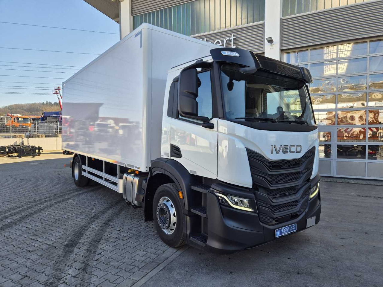 Iveco S-Way AD190S40/P Junge AHK LBW 2.000kg - Truk box: gambar 2 Iveco S-Way AD190S40/P Junge AHK LBW 2.000kg - Truk box: gambar 2