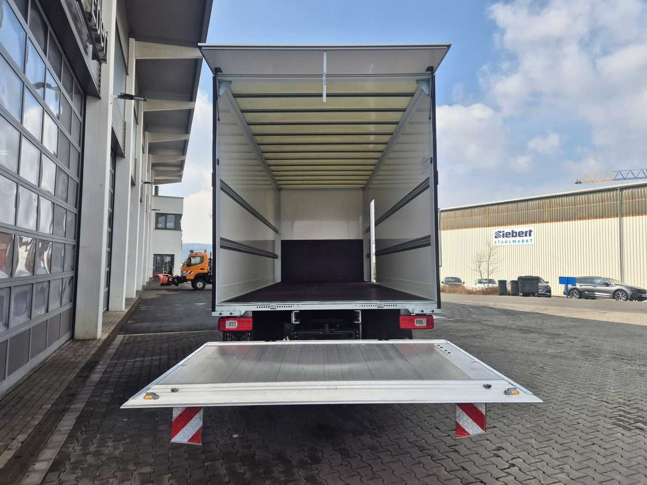 Truk box Iveco S Way AT190S40/P LBW Tür AHK Navi Bett: gambar 9