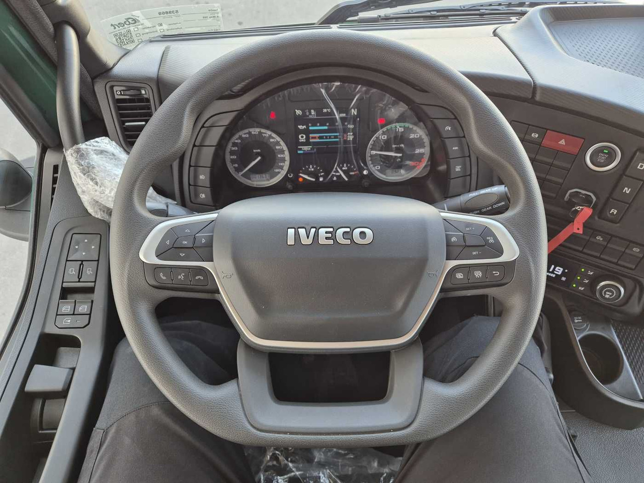 Leasing  Iveco T-Way AD190T36W/P 4x4 HIAB X-HIDUO 118E-3 Funk Iveco T-Way AD190T36W/P 4x4 HIAB X-HIDUO 118E-3 Funk: gambar 15