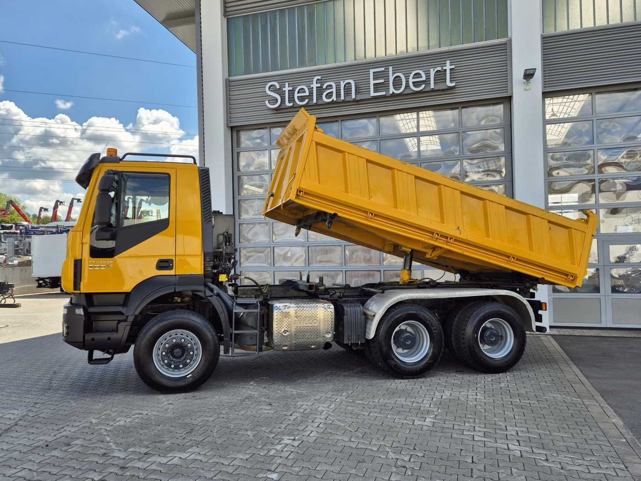 Iveco Trakker AD380T50 6x4 Kipper/SZM Wechselsystem - Truk jungkit: gambar 4 Iveco Trakker AD380T50 6x4 Kipper/SZM Wechselsystem - Truk jungkit: gambar 4