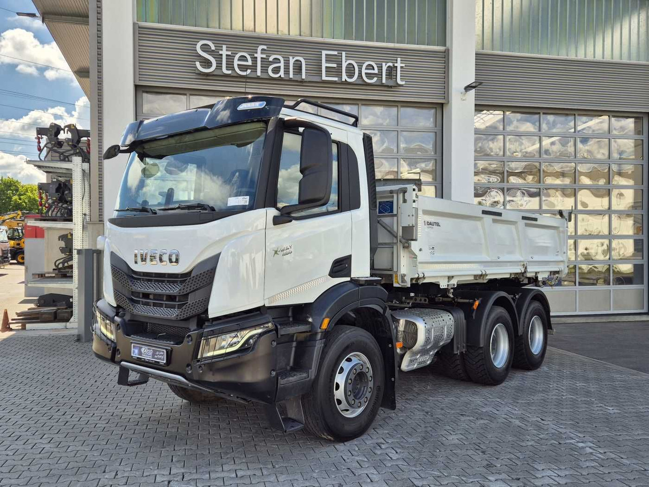 Iveco X-Way AD300X48Z HR 6x4 Intarder Bordmatic Kamera - Truk jungkit: gambar 2 Iveco X-Way AD300X48Z HR 6x4 Intarder Bordmatic Kamera - Truk jungkit: gambar 2