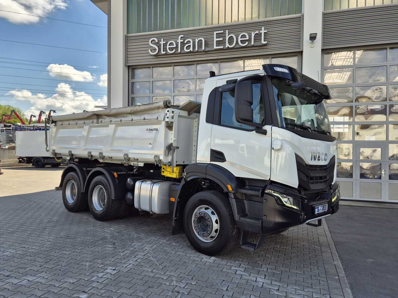 Iveco X-Way AD300X48Z HR 6x4 Intarder Bordmatic Kamera - Truk jungkit: gambar 3 Iveco X-Way AD300X48Z HR 6x4 Intarder Bordmatic Kamera - Truk jungkit: gambar 3