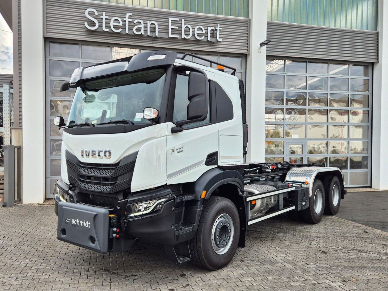 Iveco X-Way AT300X48Z/P HR OFF 6x4 Hiab Winterdienst - Hook lift: gambar 2 Iveco X-Way AT300X48Z/P HR OFF 6x4 Hiab Winterdienst - Hook lift: gambar 2