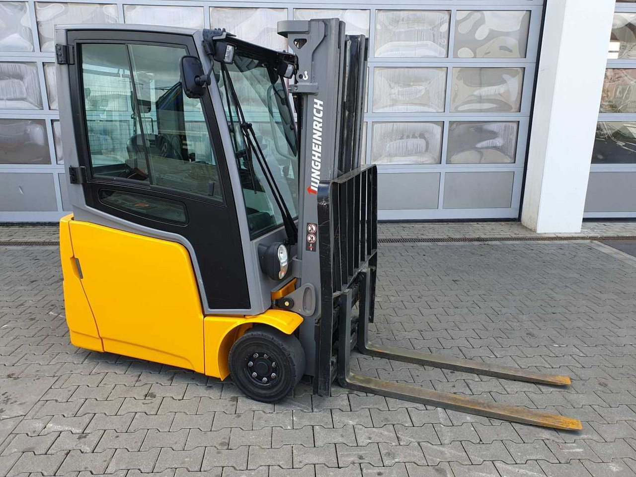 Jungheinrich EFG 215 / Triplex: 4.25m! / SS / 2.472h! / 2020 - Forklift listrik: gambar 2 Jungheinrich EFG 215 / Triplex: 4.25m! / SS / 2.472h! / 2020 - Forklift listrik: gambar 2