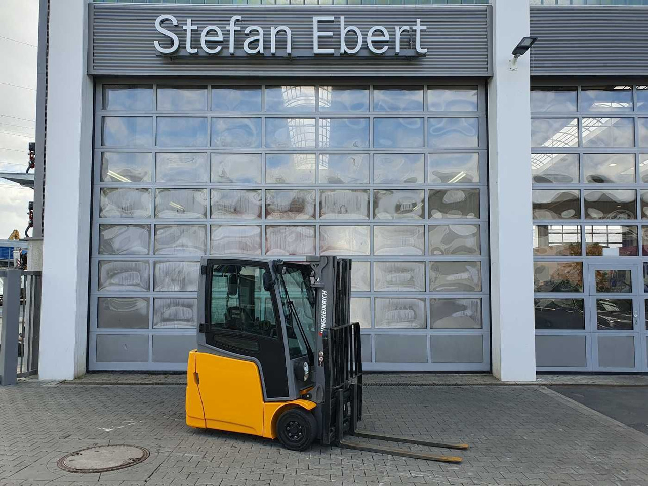 Jungheinrich EFG 215 / Triplex: 4.25m! / SS / 2.472h! / 2020 - Forklift listrik: gambar 1 Jungheinrich EFG 215 / Triplex: 4.25m! / SS / 2.472h! / 2020 - Forklift listrik: gambar 1