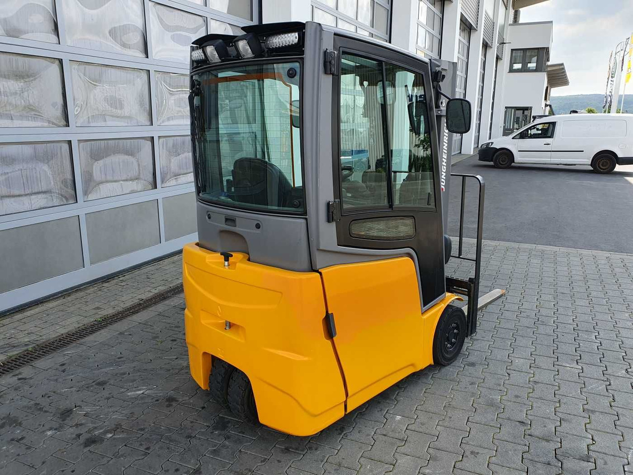 Jungheinrich EFG 215 / Triplex: 4.25m! / SS / 4.166h / 2024 - Forklift listrik: gambar 4 Jungheinrich EFG 215 / Triplex: 4.25m! / SS / 4.166h / 2024 - Forklift listrik: gambar 4