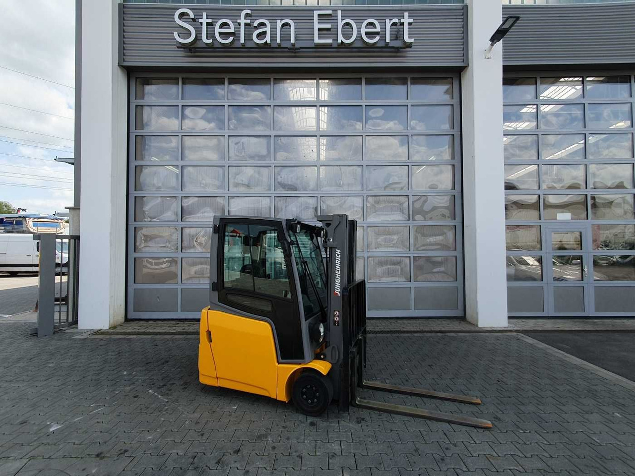 Jungheinrich EFG 215 / Triplex: 4.25m! / SS / 4.166h / 2024 - Forklift listrik: gambar 1 Jungheinrich EFG 215 / Triplex: 4.25m! / SS / 4.166h / 2024 - Forklift listrik: gambar 1