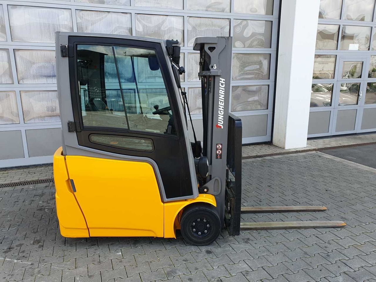 Jungheinrich EFG 215 / Triplex: 4.25m! / SS / 4.166h / 2024 - Forklift listrik: gambar 3 Jungheinrich EFG 215 / Triplex: 4.25m! / SS / 4.166h / 2024 - Forklift listrik: gambar 3