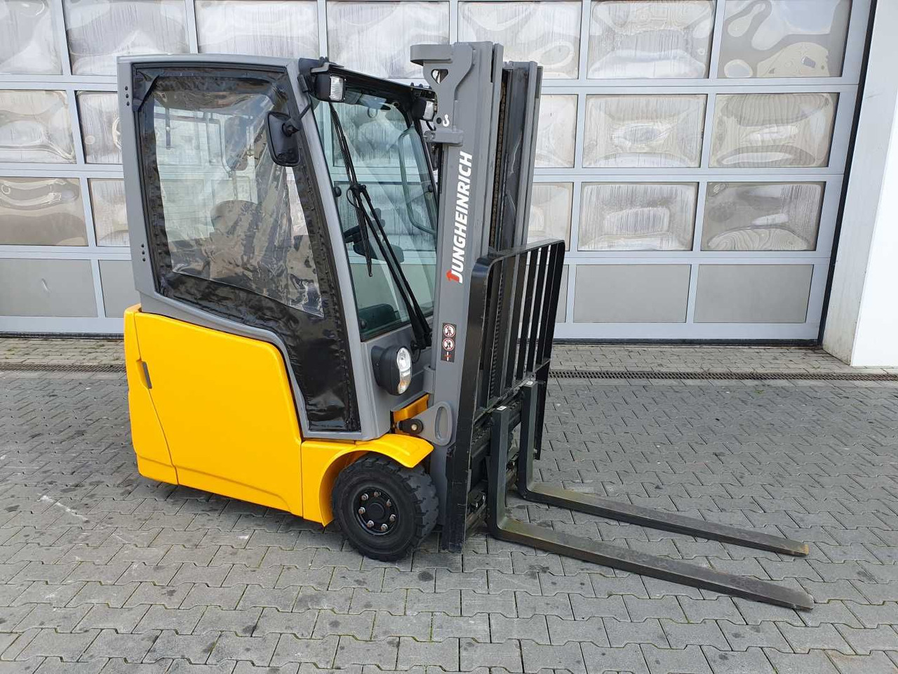 Jungheinrich EFG 215 / Triplex 4.25m / SS / nur 1.680h / 2021 - Forklift listrik: gambar 2 Jungheinrich EFG 215 / Triplex 4.25m / SS / nur 1.680h / 2021 - Forklift listrik: gambar 2