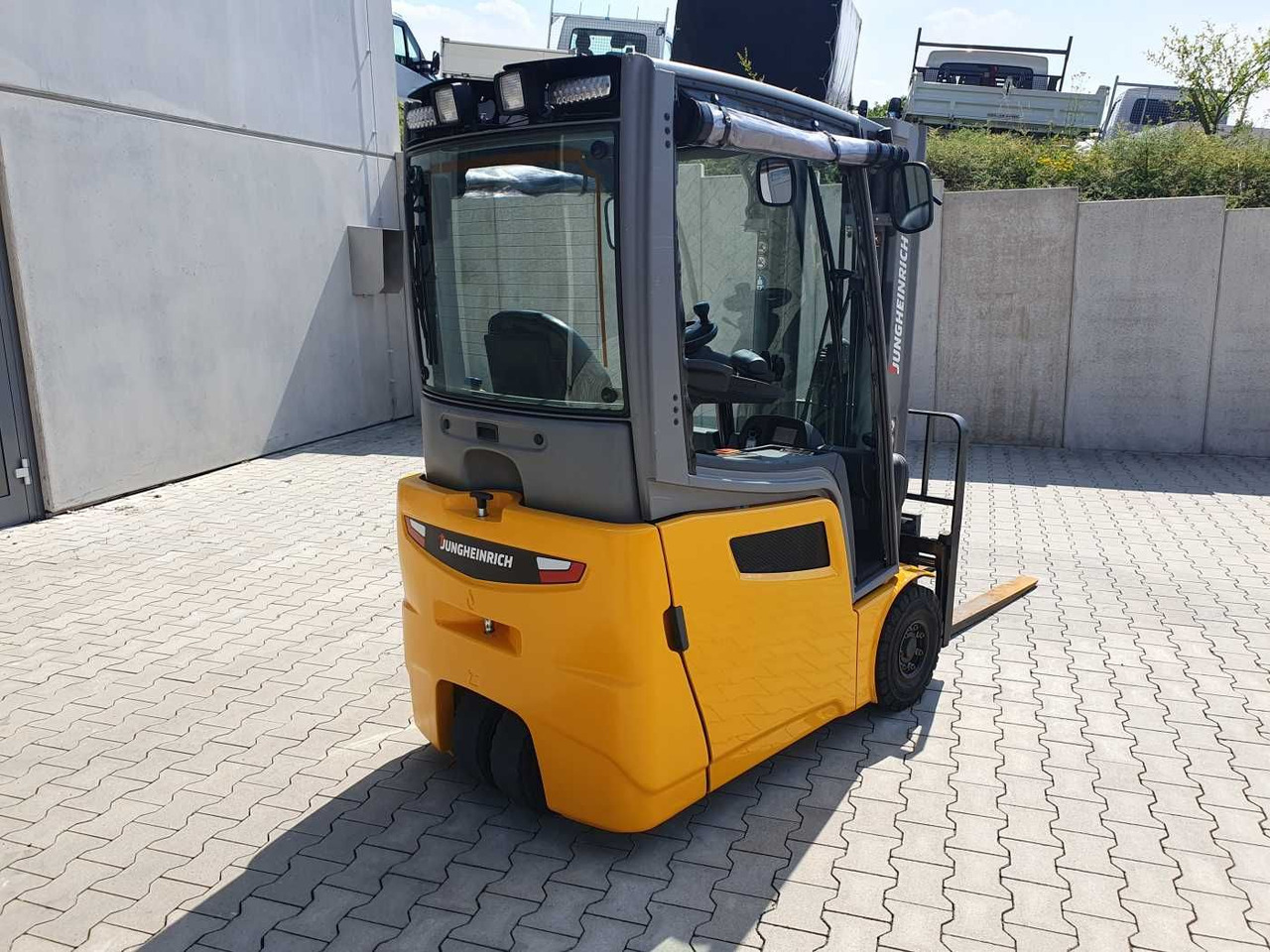 Jungheinrich EFG 215 / Triplex: 4.25m! / SS / nur 2.184h! - Forklift listrik: gambar 4 Jungheinrich EFG 215 / Triplex: 4.25m! / SS / nur 2.184h! - Forklift listrik: gambar 4