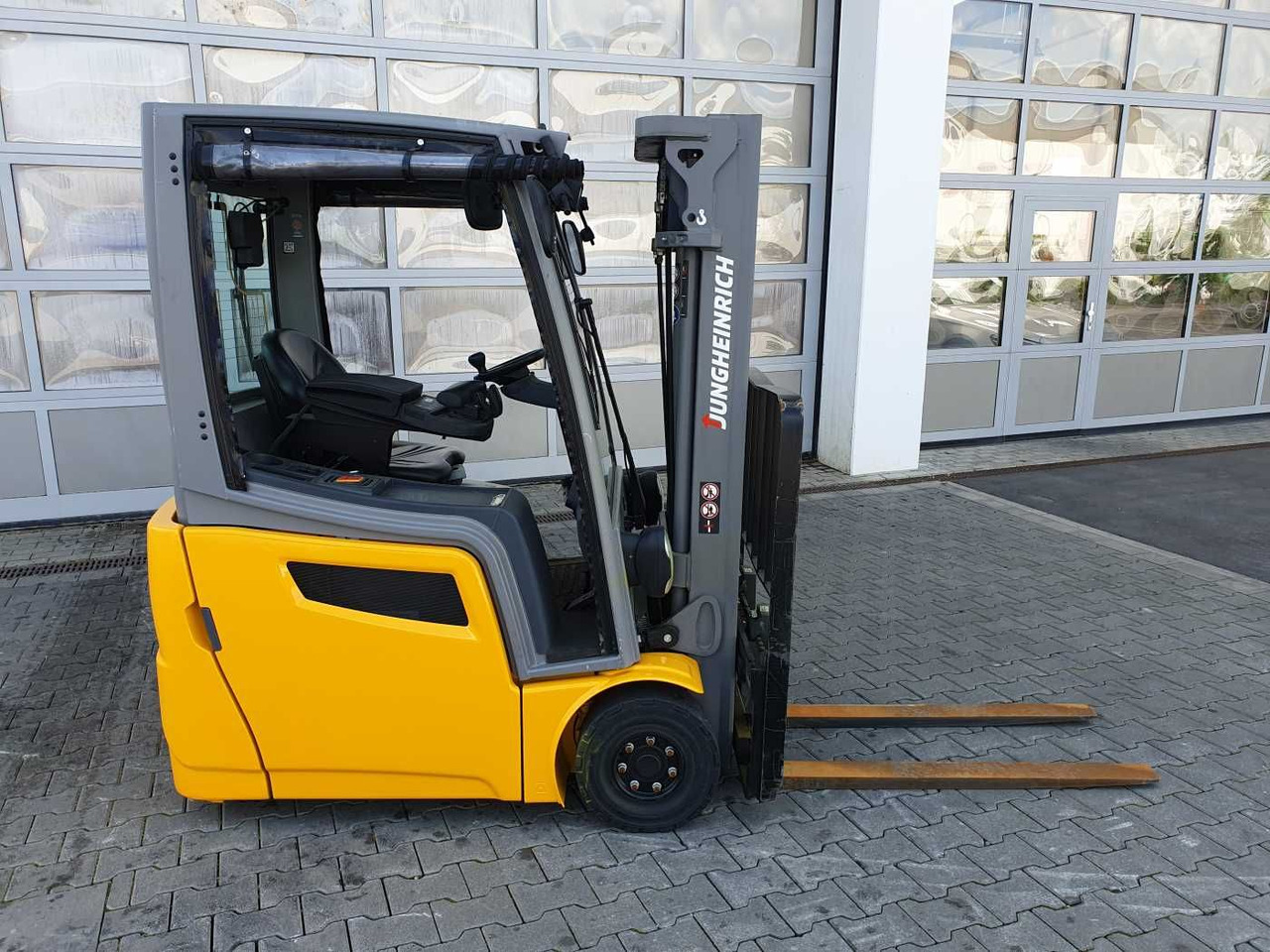 Jungheinrich EFG 215 / Triplex: 4.25m! / SS / nur 3.488h! - Forklift listrik: gambar 3 Jungheinrich EFG 215 / Triplex: 4.25m! / SS / nur 3.488h! - Forklift listrik: gambar 3