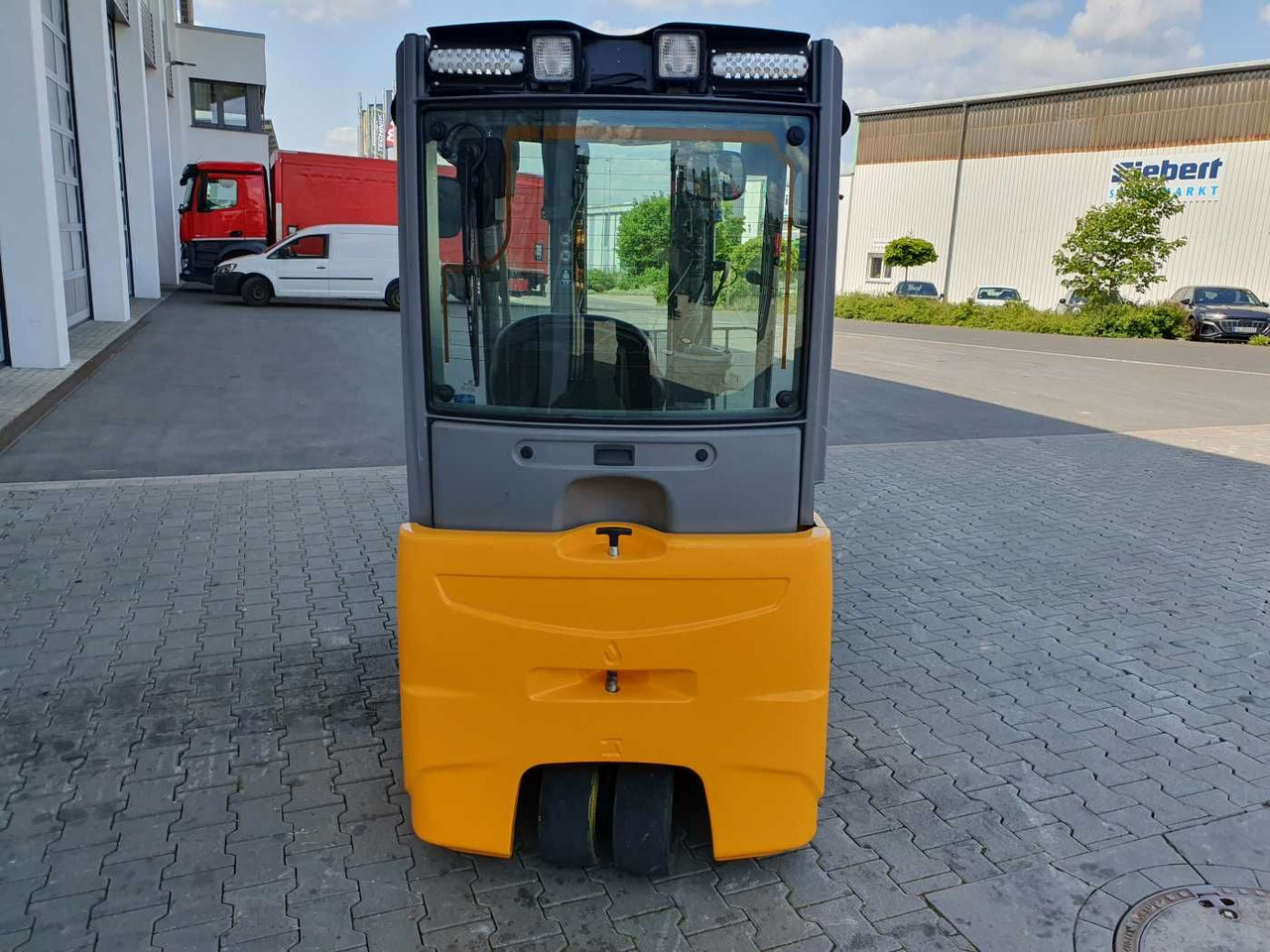 Jungheinrich EFG 215 / Triplex: 4.25m! / SS / nur 3.488h! - Forklift listrik: gambar 5 Jungheinrich EFG 215 / Triplex: 4.25m! / SS / nur 3.488h! - Forklift listrik: gambar 5