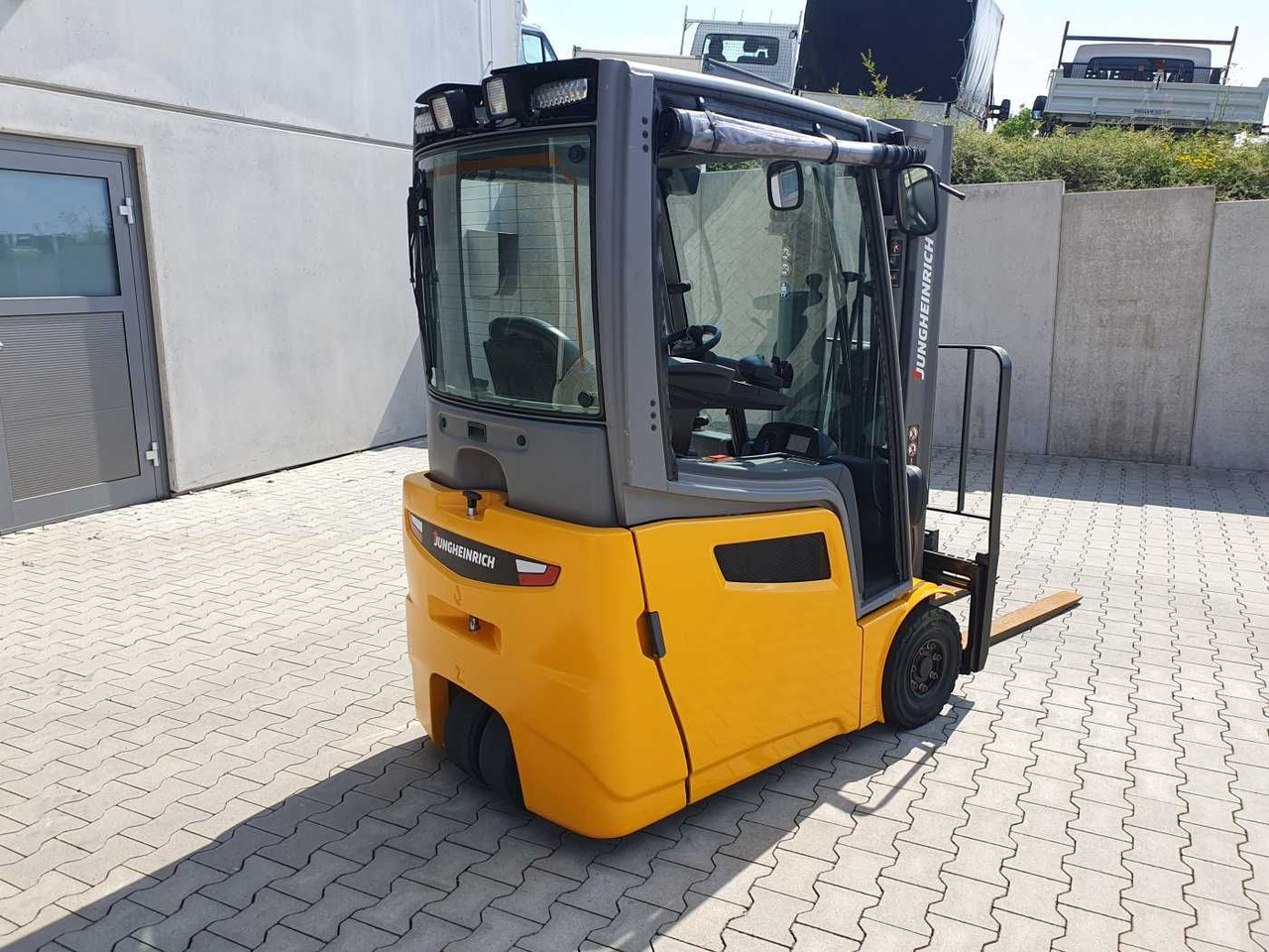 Jungheinrich EFG 215 / Triplex: 4.25m! / SS / nur 3.488h! - Forklift listrik: gambar 4 Jungheinrich EFG 215 / Triplex: 4.25m! / SS / nur 3.488h! - Forklift listrik: gambar 4