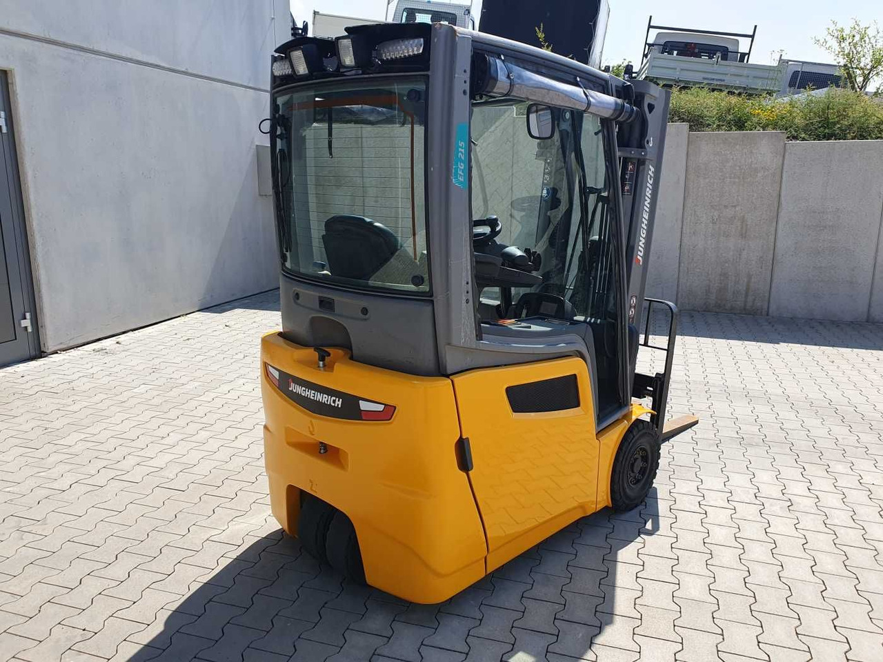 Jungheinrich EFG 215 / Triplex: 4.25m! / nur 3.439h! / 2022 - Forklift listrik: gambar 4 Jungheinrich EFG 215 / Triplex: 4.25m! / nur 3.439h! / 2022 - Forklift listrik: gambar 4