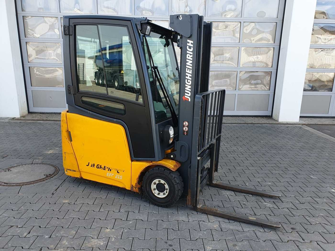 Jungheinrich EFG 215 / Triplex: 4.35m! / SS / nur 2.054h! - Forklift listrik: gambar 2 Jungheinrich EFG 215 / Triplex: 4.35m! / SS / nur 2.054h! - Forklift listrik: gambar 2