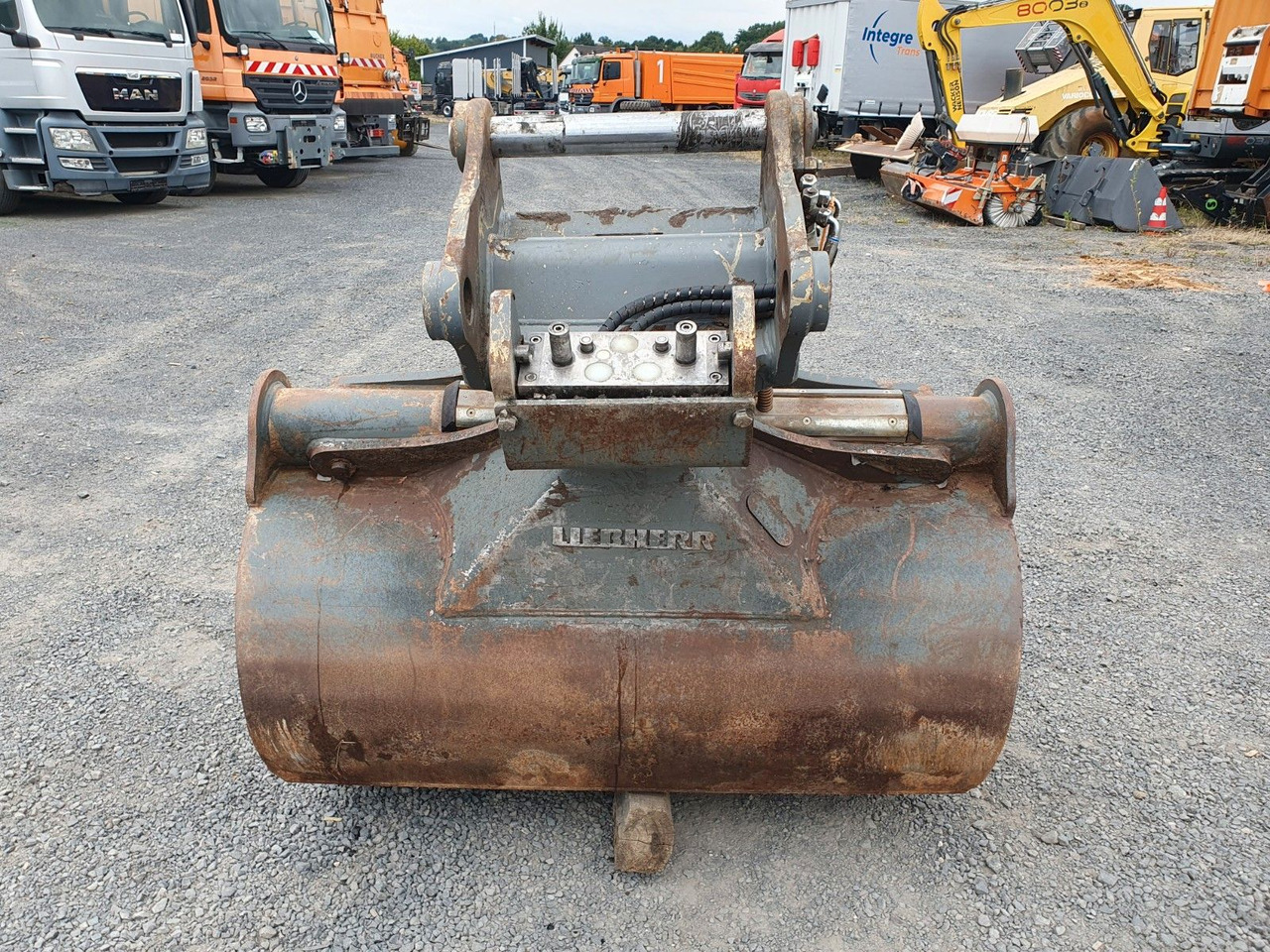 Liebherr hydraulischer Grabenräumlöffel / SW48 - Ember ekskavator: gambar 5 Liebherr hydraulischer Grabenräumlöffel / SW48 - Ember ekskavator: gambar 5