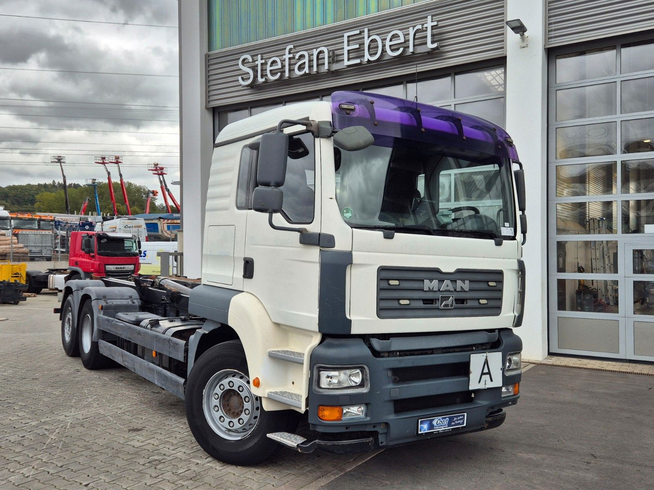 MAN TGA 26.440 6x2-2 BL Meiller RK 20.70 Bett - Hook lift: gambar 3 MAN TGA 26.440 6x2-2 BL Meiller RK 20.70 Bett - Hook lift: gambar 3