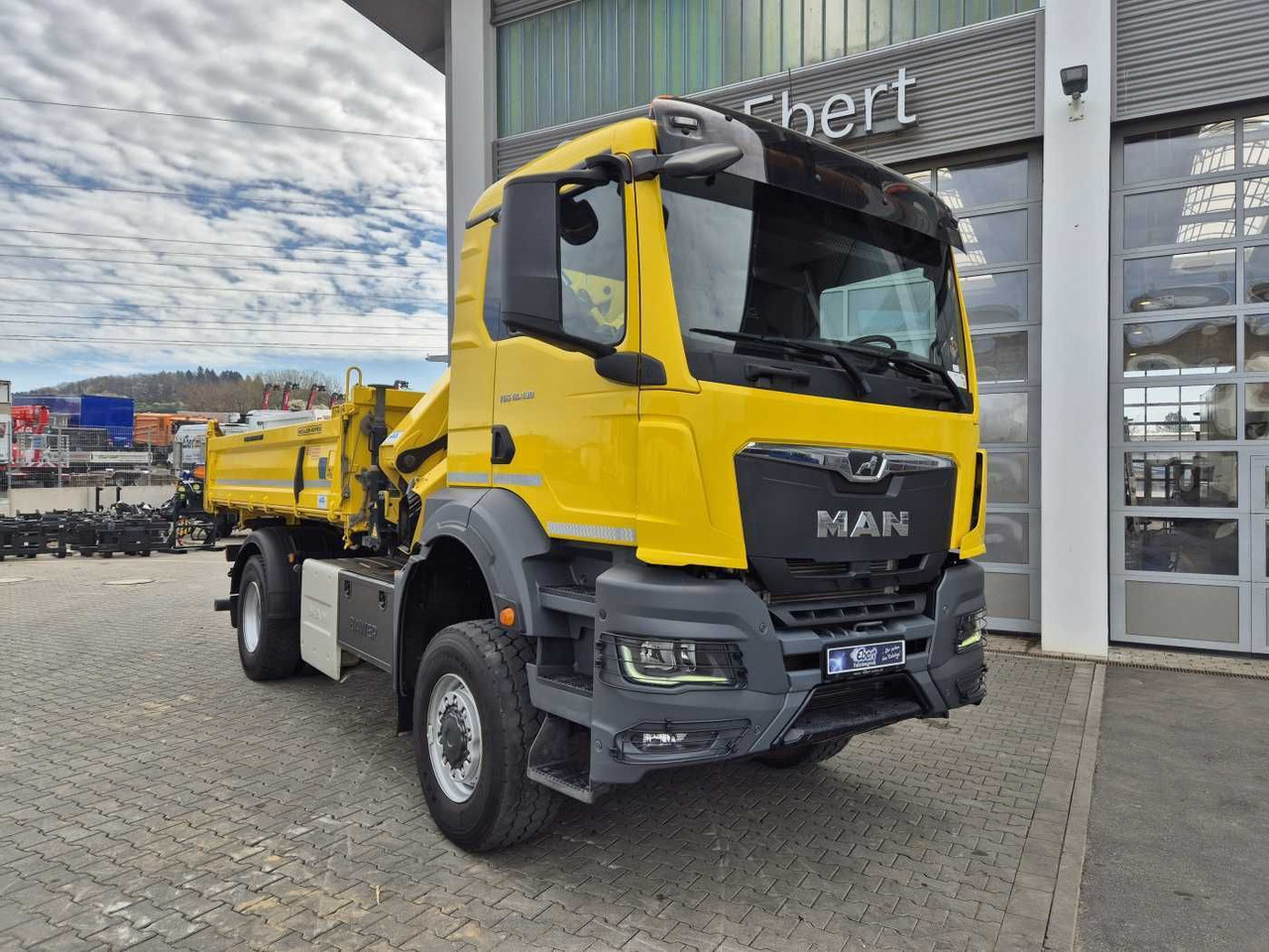 MAN TGS 18.430 4x4 BL Kran HMF 1130K-RCS Funk AHK - Truk jungkit: gambar 3 MAN TGS 18.430 4x4 BL Kran HMF 1130K-RCS Funk AHK - Truk jungkit: gambar 3