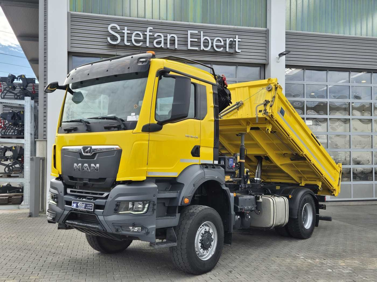 MAN TGS 18.430 4x4 BL Kran HMF 1130K-RCS Funk AHK - Truk jungkit: gambar 2 MAN TGS 18.430 4x4 BL Kran HMF 1130K-RCS Funk AHK - Truk jungkit: gambar 2
