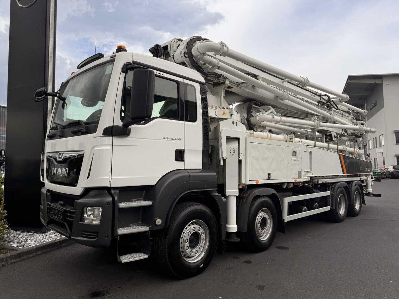 MAN TGS 41.460 8x4 BB Cifa K49 Classic 2x Funk - Truk pompa beton: gambar 4 MAN TGS 41.460 8x4 BB Cifa K49 Classic 2x Funk - Truk pompa beton: gambar 4