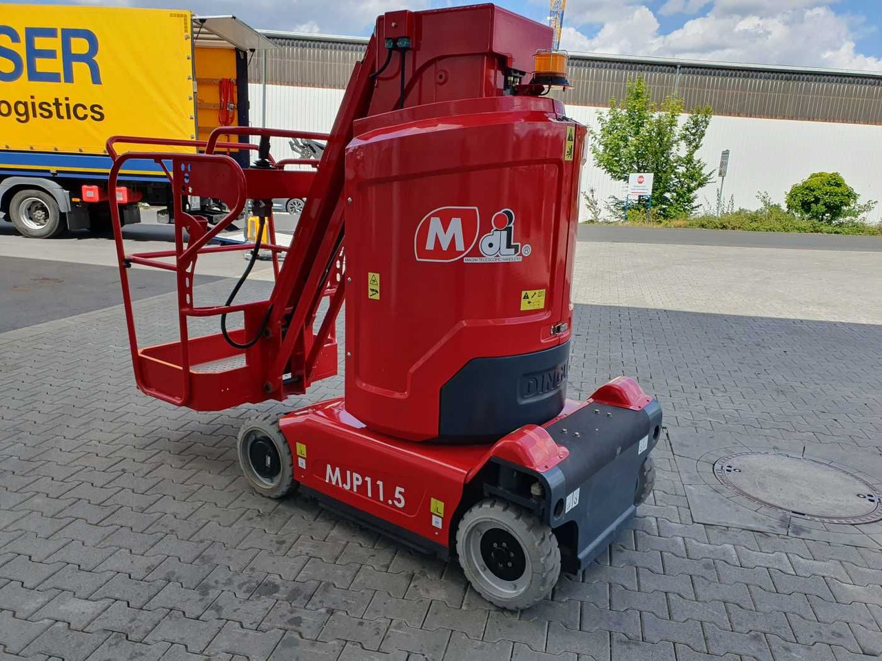 Magni MJP11.5 / Mastbühne / 11,2m! / nur 49h! - Platform udara yang dipasang di truk: gambar 5 Magni MJP11.5 / Mastbühne / 11,2m! / nur 49h! - Platform udara yang dipasang di truk: gambar 5