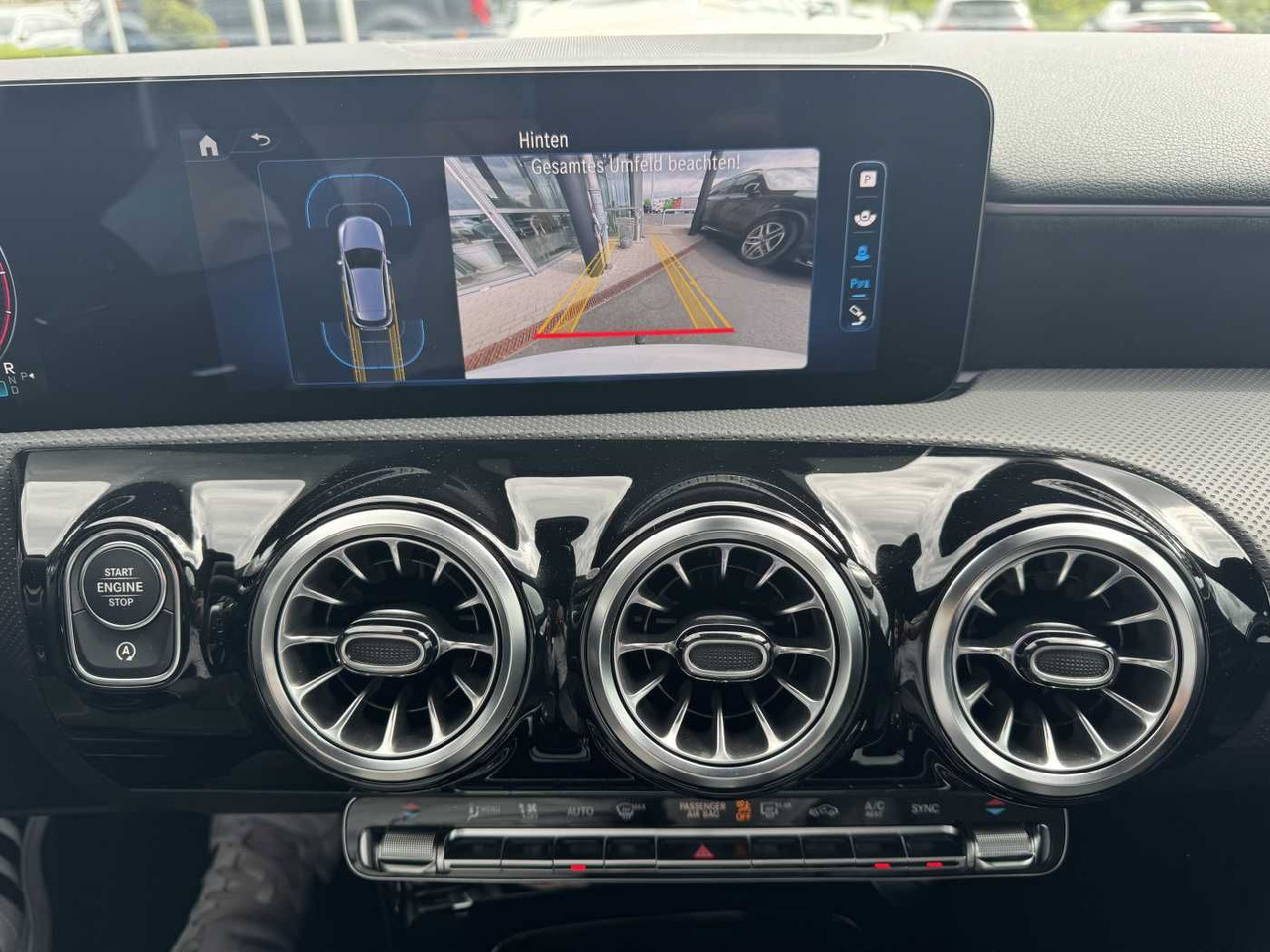 Mobil sedan Mercedes-Benz A 200d AMG+AHK+Ambiente+RFK+MBUX+LED+IHC: gambar 14