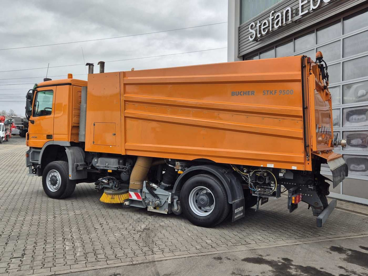 Leasing  Mercedes-Benz Actros 2032 A 4x4 Bucher STKF 9500 Airport 30x Mercedes-Benz Actros 2032 A 4x4 Bucher STKF 9500 Airport 30x: gambar 14