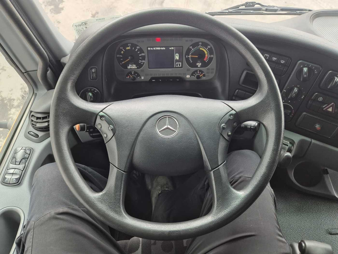 Leasing  Mercedes-Benz Actros 2032 A 4x4 Bucher STKF 9500 Airport 30x Mercedes-Benz Actros 2032 A 4x4 Bucher STKF 9500 Airport 30x: gambar 12