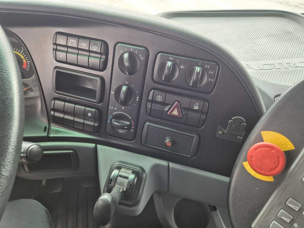 Leasing  Mercedes-Benz Actros 2032 A 4x4 Bucher STKF 9500 Airport 30x Mercedes-Benz Actros 2032 A 4x4 Bucher STKF 9500 Airport 30x: gambar 13