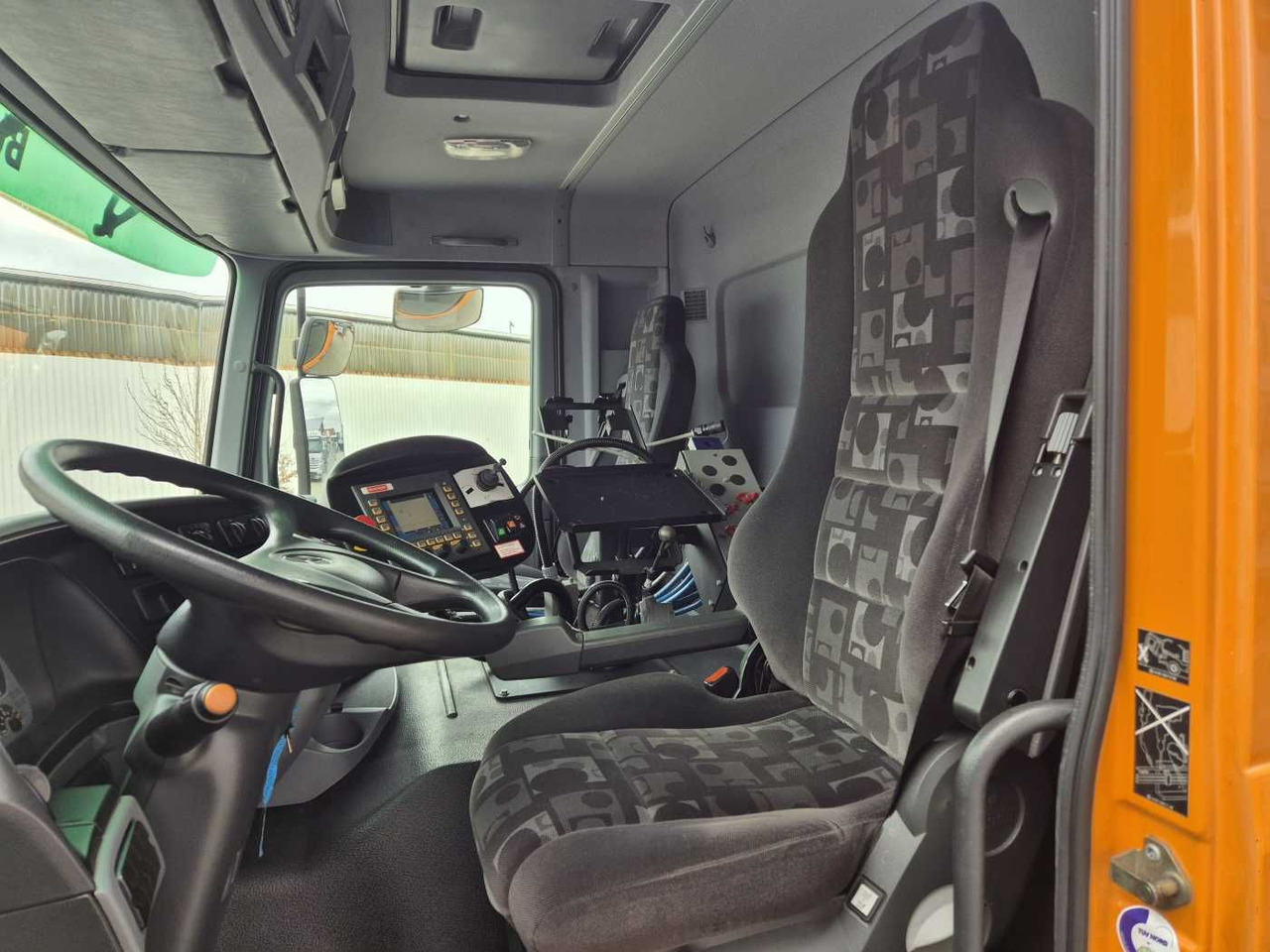 Leasing  Mercedes-Benz Actros 2032 A 4x4 Bucher STKF 9500 Airport 30x Mercedes-Benz Actros 2032 A 4x4 Bucher STKF 9500 Airport 30x: gambar 10