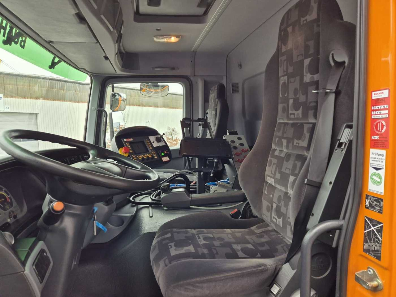 Leasing  Mercedes-Benz Actros 2032 A 4x4 Bucher STKF 9500 Airport Mercedes-Benz Actros 2032 A 4x4 Bucher STKF 9500 Airport: gambar 11