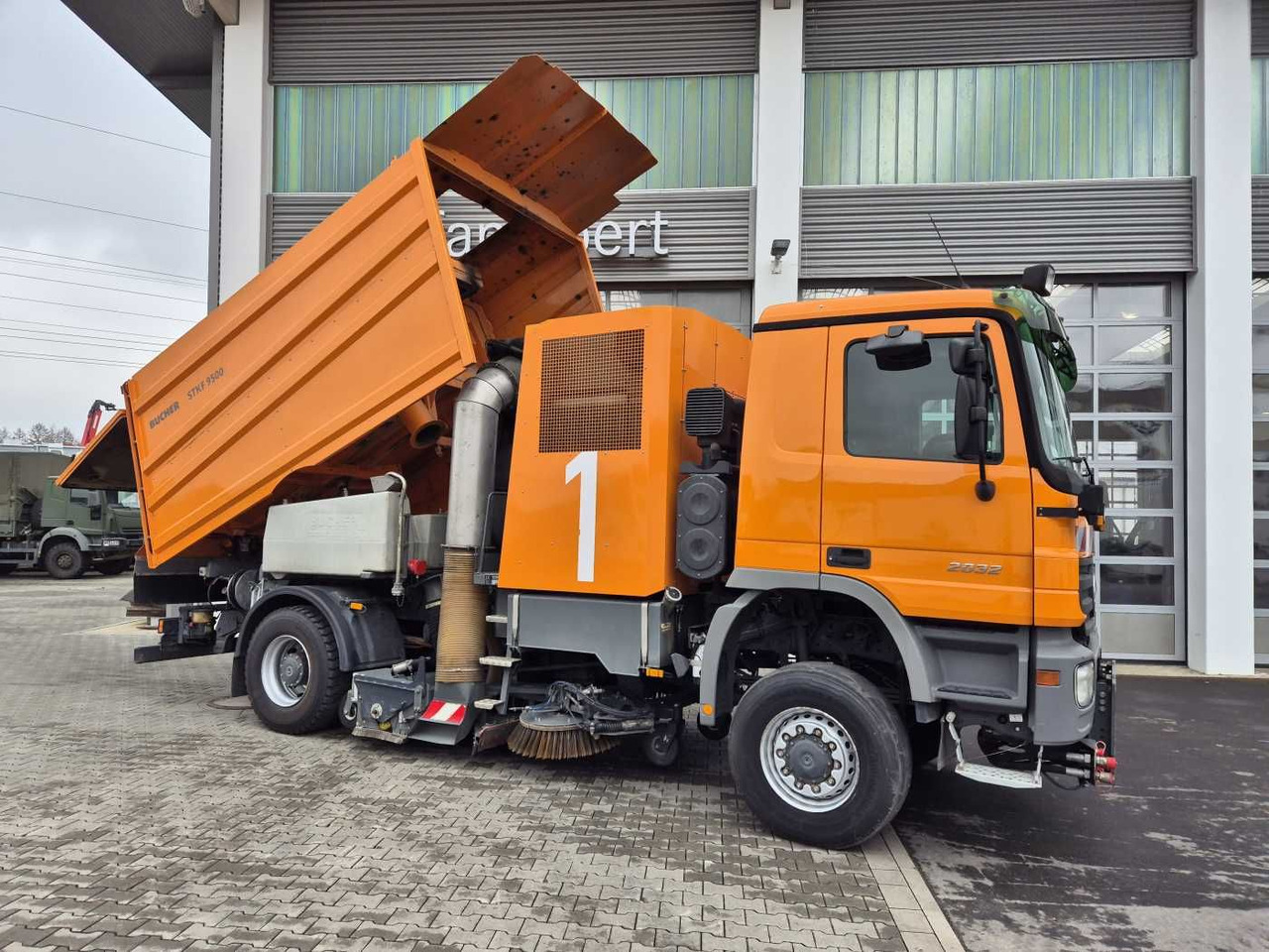 Leasing  Mercedes-Benz Actros 2032 A 4x4 Bucher STKF 9500 Airport Mercedes-Benz Actros 2032 A 4x4 Bucher STKF 9500 Airport: gambar 8