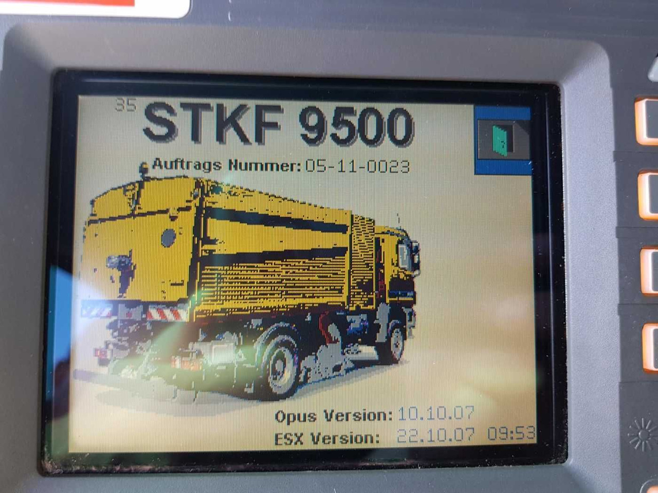 Leasing  Mercedes-Benz Actros 2032 A 4x4 Bucher STKF 9500 Airport Mercedes-Benz Actros 2032 A 4x4 Bucher STKF 9500 Airport: gambar 11
