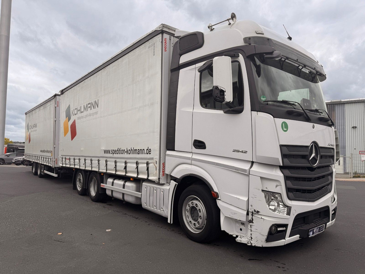 Mercedes-Benz Actros 2542 LnR 6x2 Retarder Standklima - Truk dengan terpal samping: gambar 3 Mercedes-Benz Actros 2542 LnR 6x2 Retarder Standklima - Truk dengan terpal samping: gambar 3