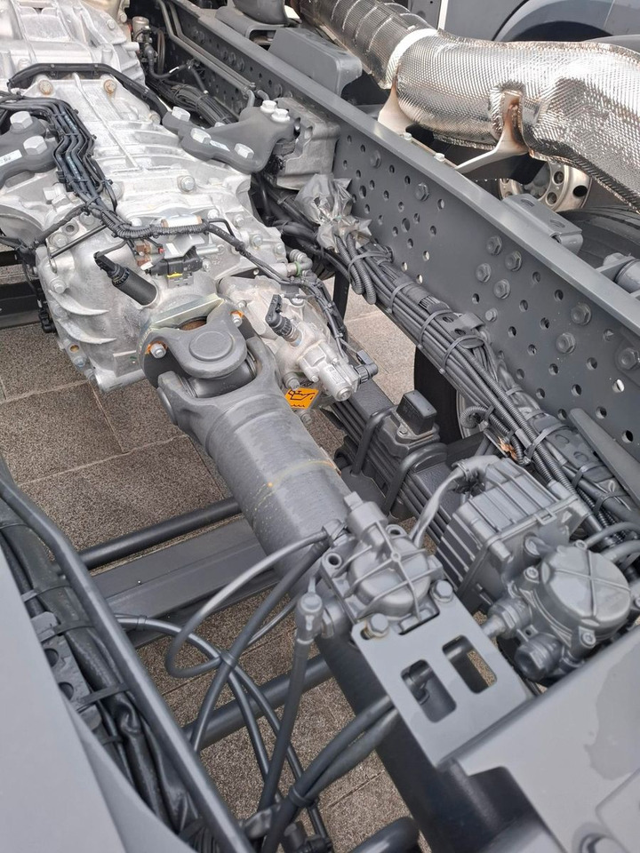 Mercedes-Benz Arocs 4153 8x4 Fahrgestell - Truk sasis: gambar 5 Mercedes-Benz Arocs 4153 8x4 Fahrgestell - Truk sasis: gambar 5